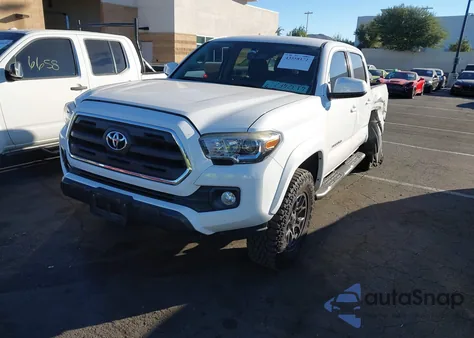 2017 Toyota Tacoma Sr5 V6 z USA, uszkodzony, nr VIN 3TMAZ5CN0HM044295
